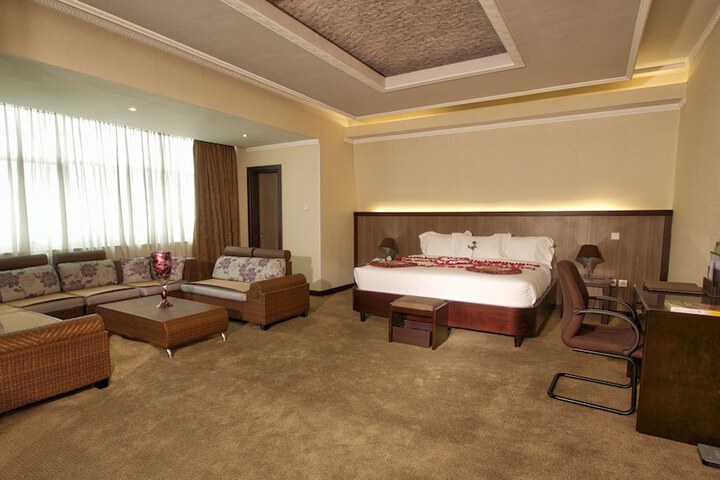 Room 35 of 81