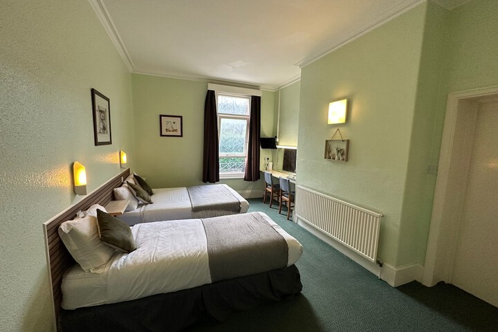 Room 34 of 67