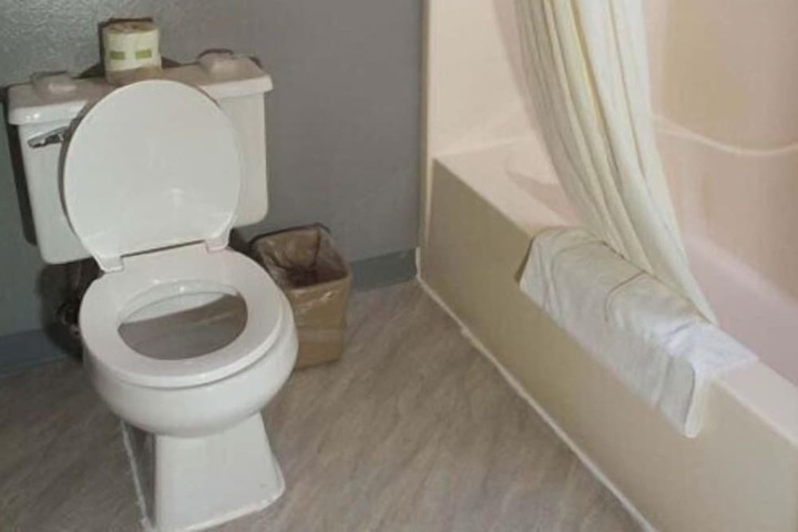 Room 5 of 6