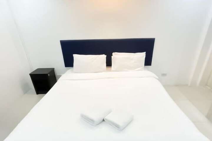 Room 9 of 34