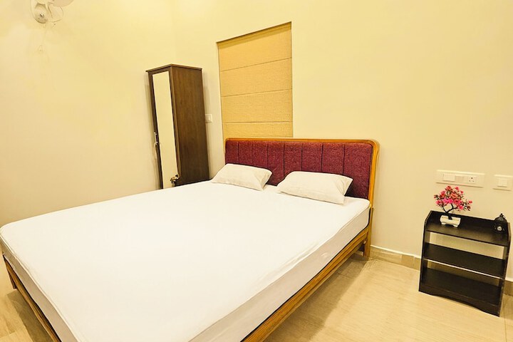 Room 6 of 36