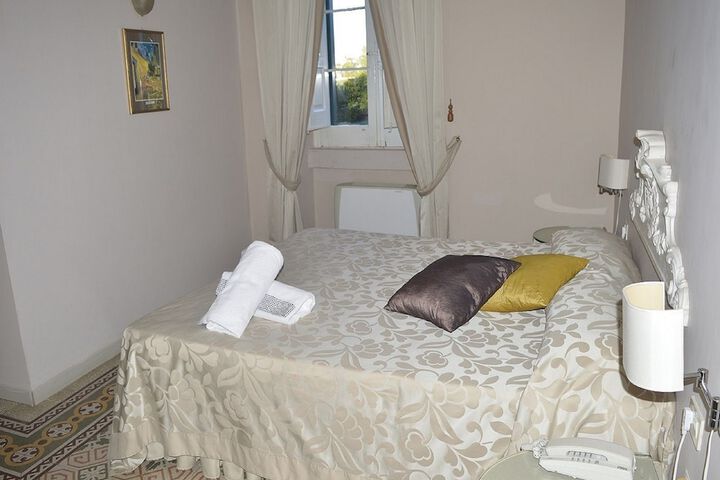 Room 10 of 56