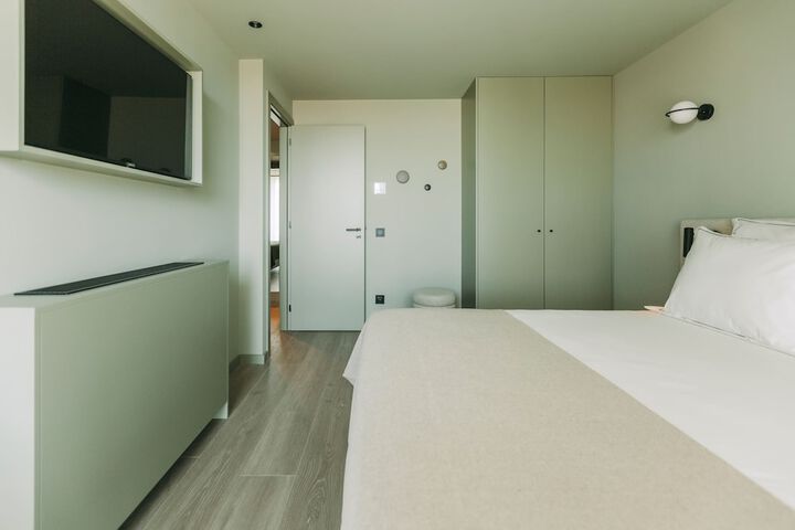 Room 12 of 145