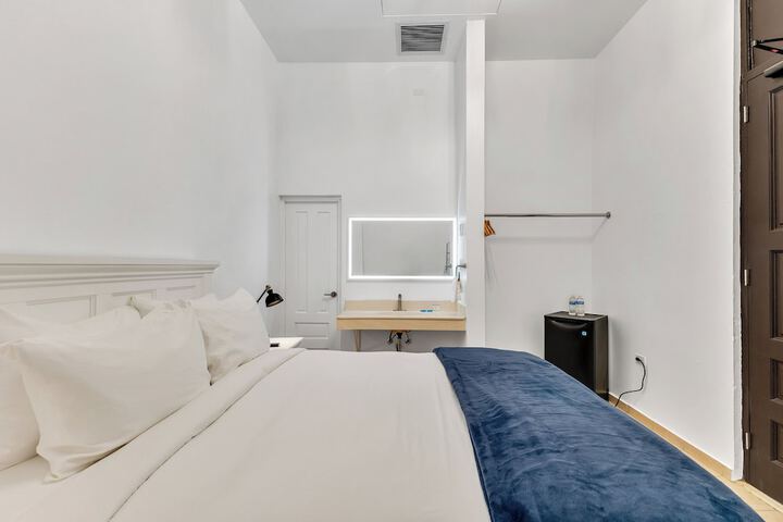 Room 30 of 62