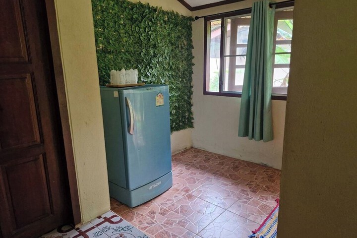 Room 4 of 125