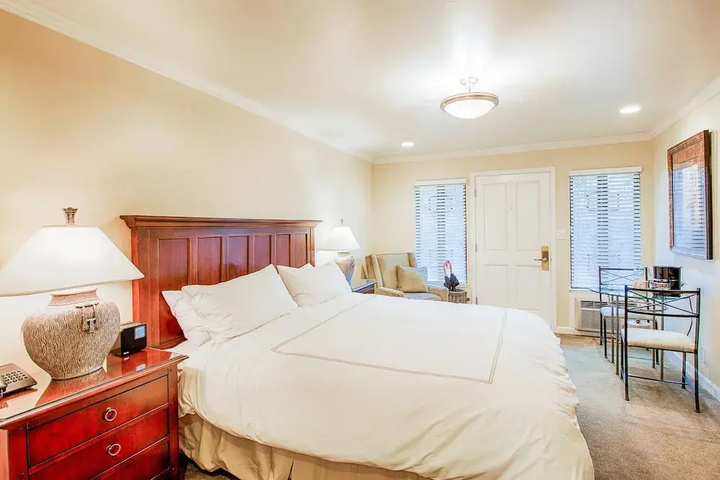 Room 2 of 11