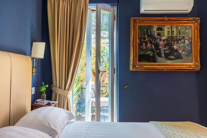 Room 208 of 380