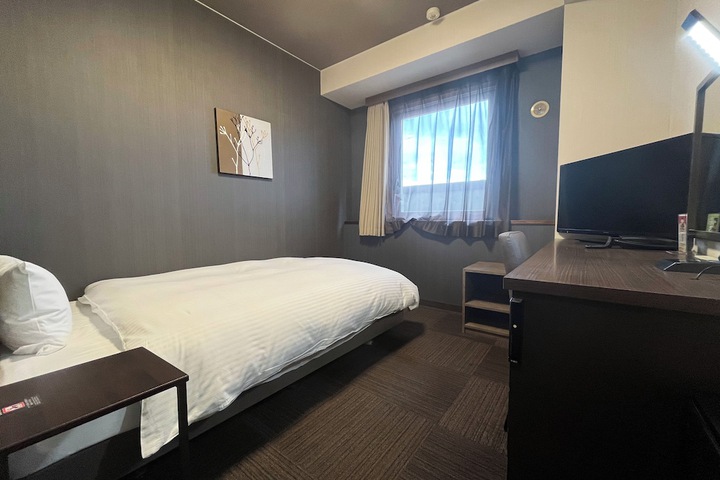 Room 5 of 19