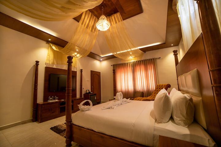 Room 26 of 102