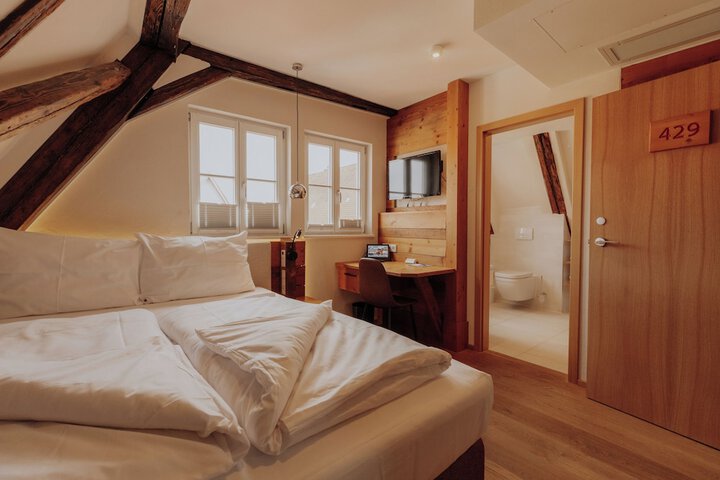 Room 20 of 64