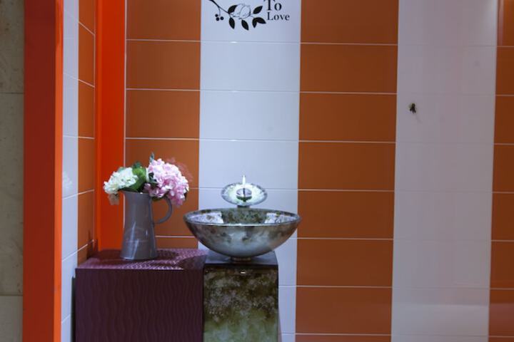 Ballroom/Hall 62 of 77