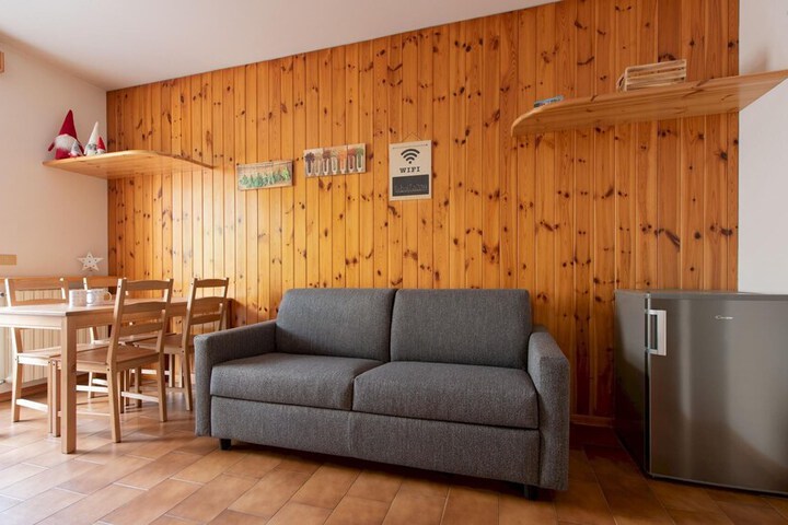 Room 3 of 46