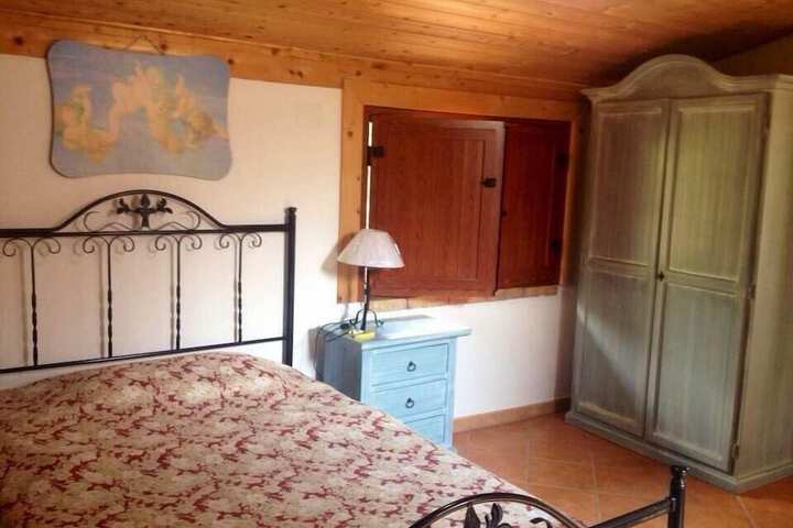 Room 4 of 5