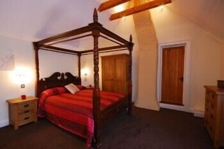 Room 5 of 49