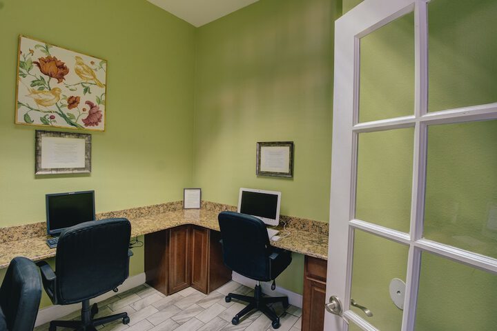 Business Center 45 of 48