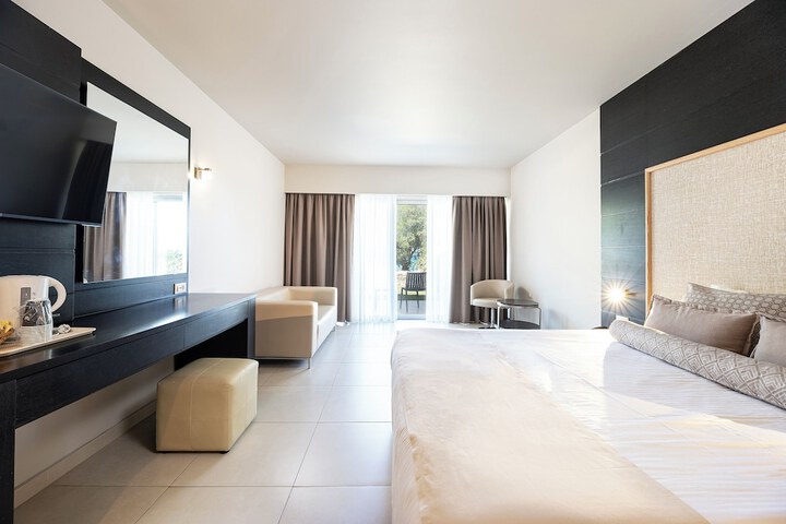 Room 75 of 236