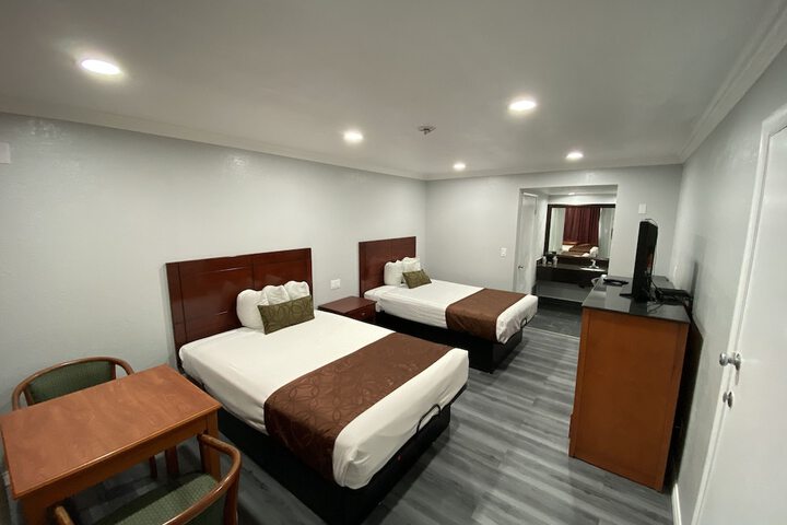 Standard Double Bed (7 of 11)