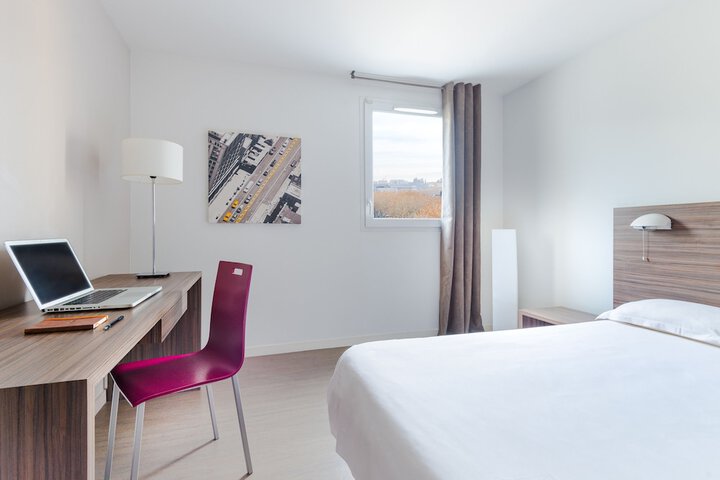 Room 7 of 37