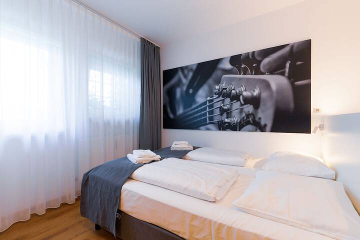 Room 6 of 44
