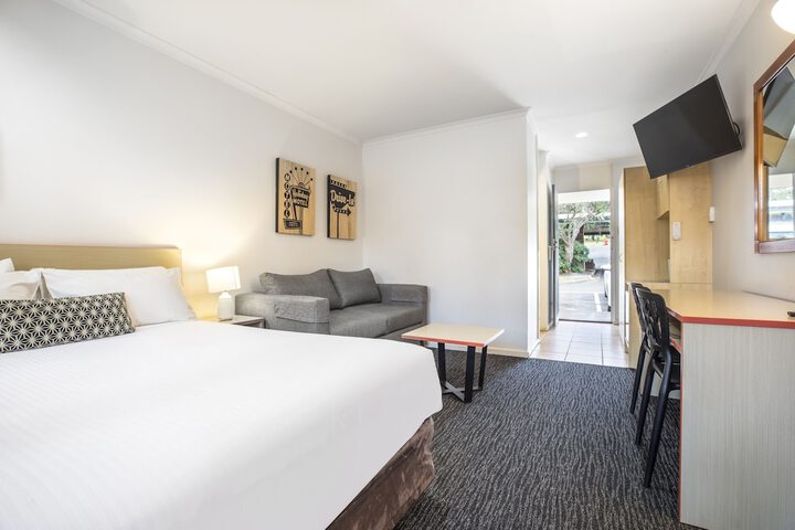 Room 9 of 31
