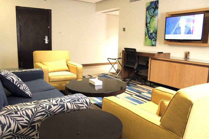 Room 12 of 32