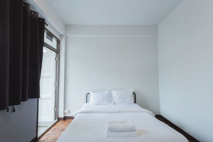 Room 5 of 15