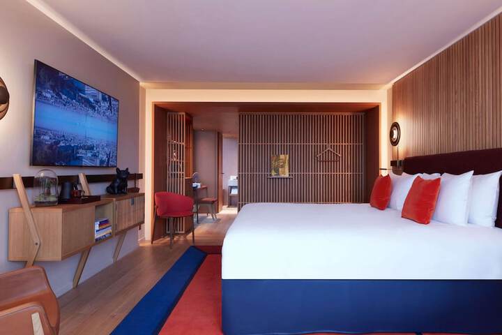 Room 18 of 168