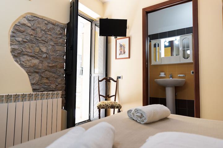 Room 8 of 45
