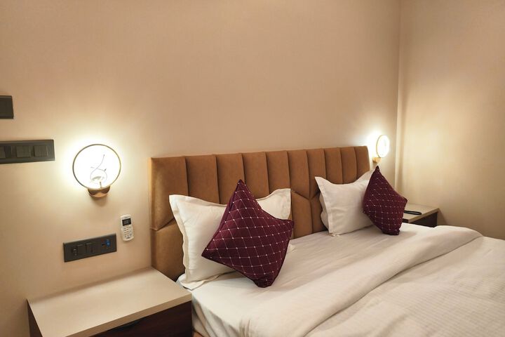 Room 32 of 73