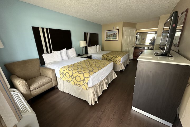 2 Double Beds (13 of 25)
