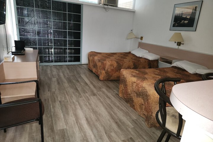 Room 5 of 65