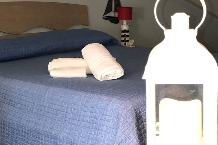 Room 2 of 18