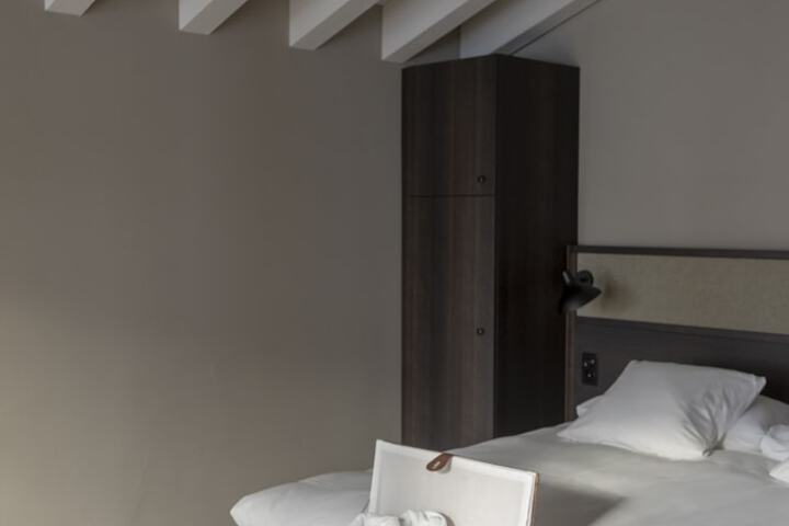 Room 13 of 70