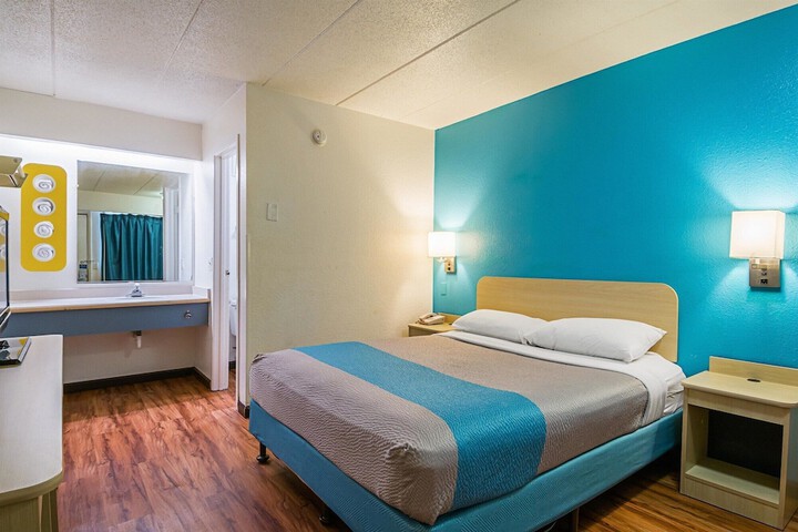 Room 13 of 47