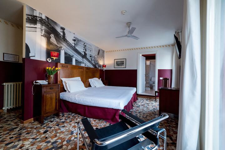Room 14 of 50