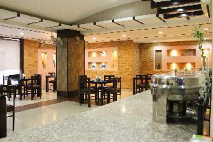 Oyo Capital O 664 Hotel Tourist