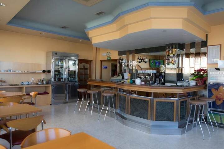 Lounge 56 of 56