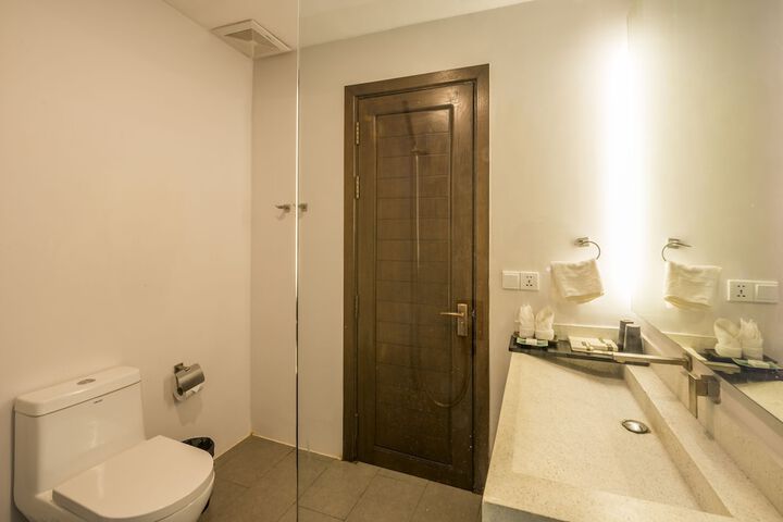 Room 26 of 104
