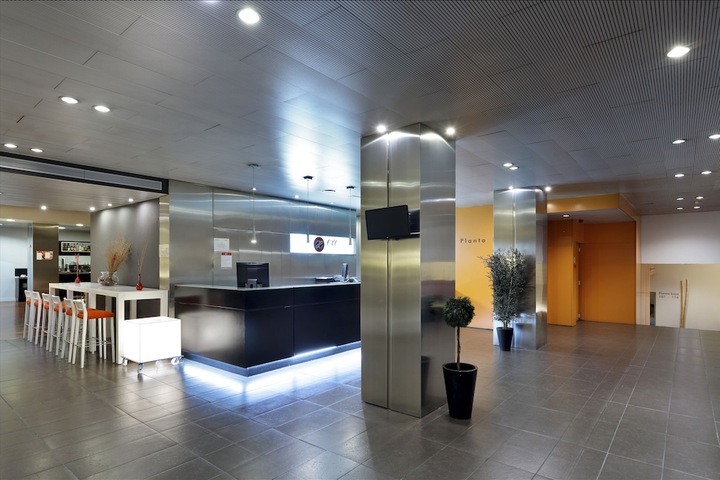 Entrance & Lobby