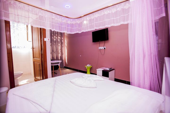 Room 7 of 20