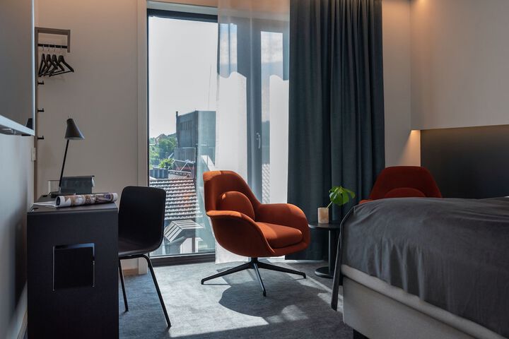 Room 4 of 24