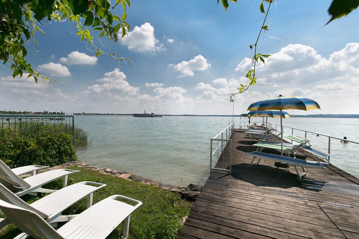 Sundeck 96 of 99
