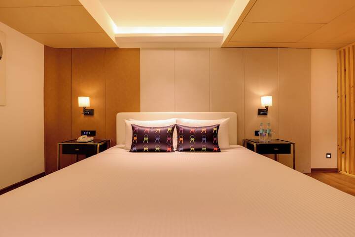 Room 18 of 47