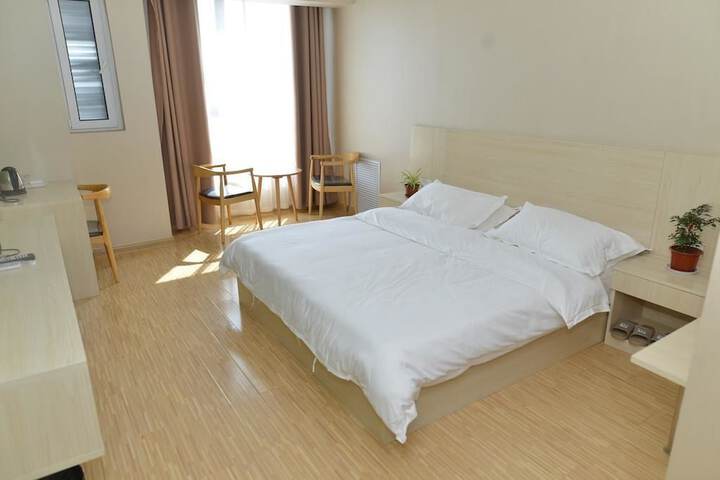 Room 21 of 26