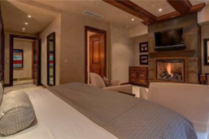 Room 28 of 34