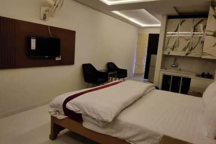 Room 21 of 30