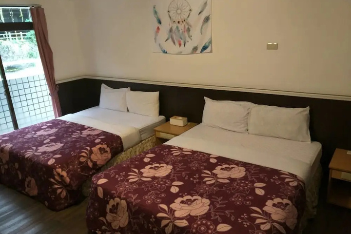 Room 6 of 14