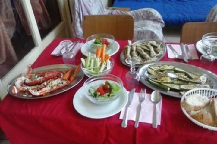 Dining 15 of 16