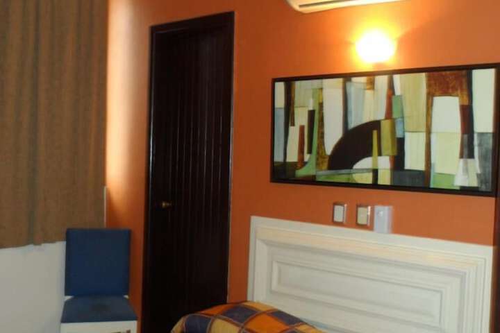 Room 17 of 29