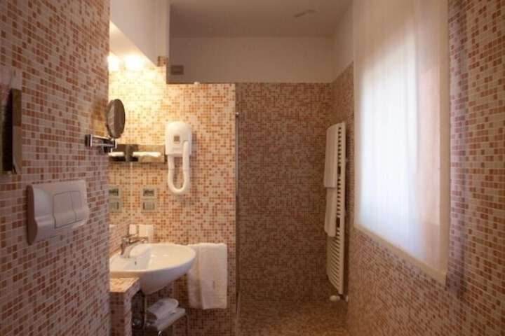 Room 20 of 53